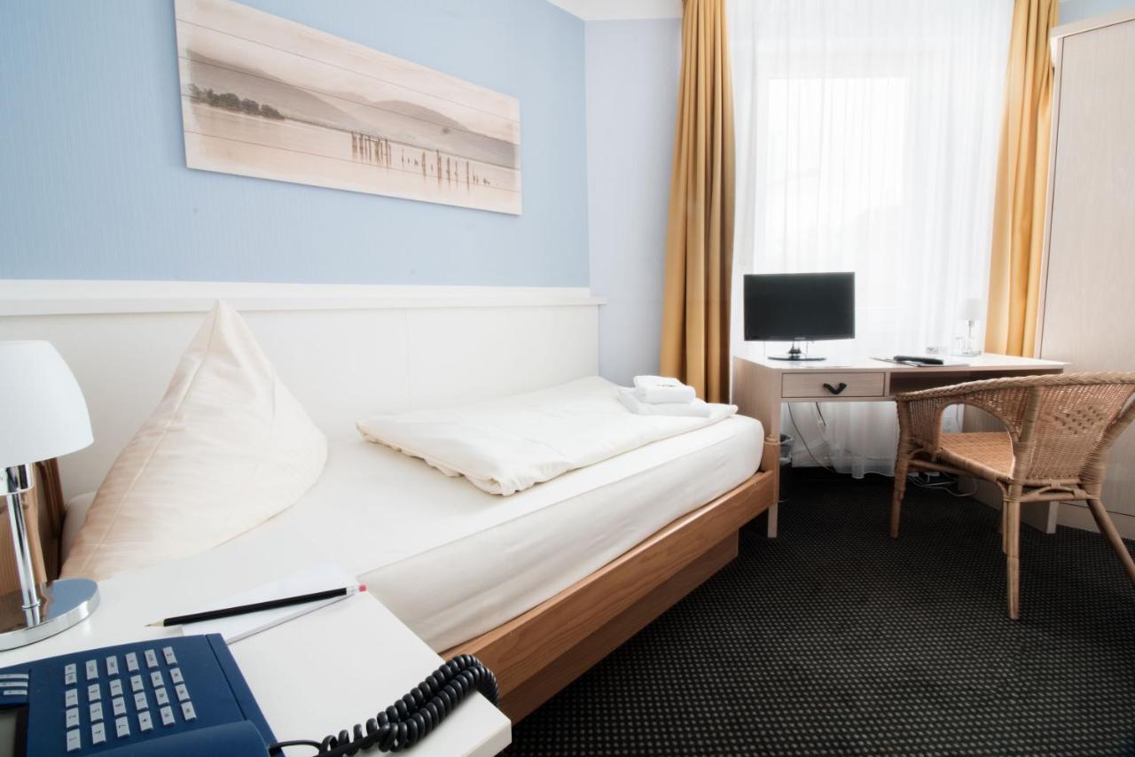 Hotel Zum Eisenhammer Oberhausen  Exteriör bild