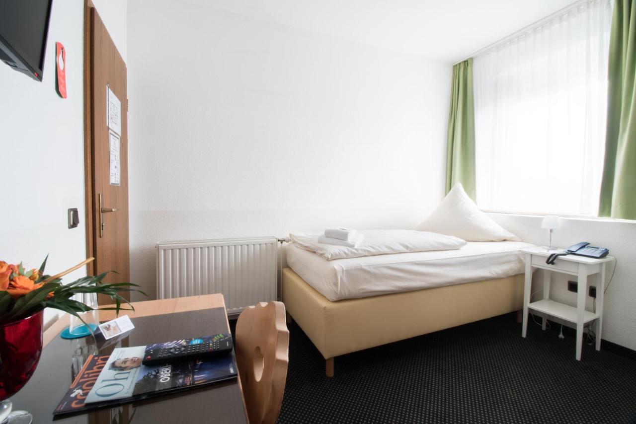 Hotel Zum Eisenhammer Oberhausen  Exteriör bild