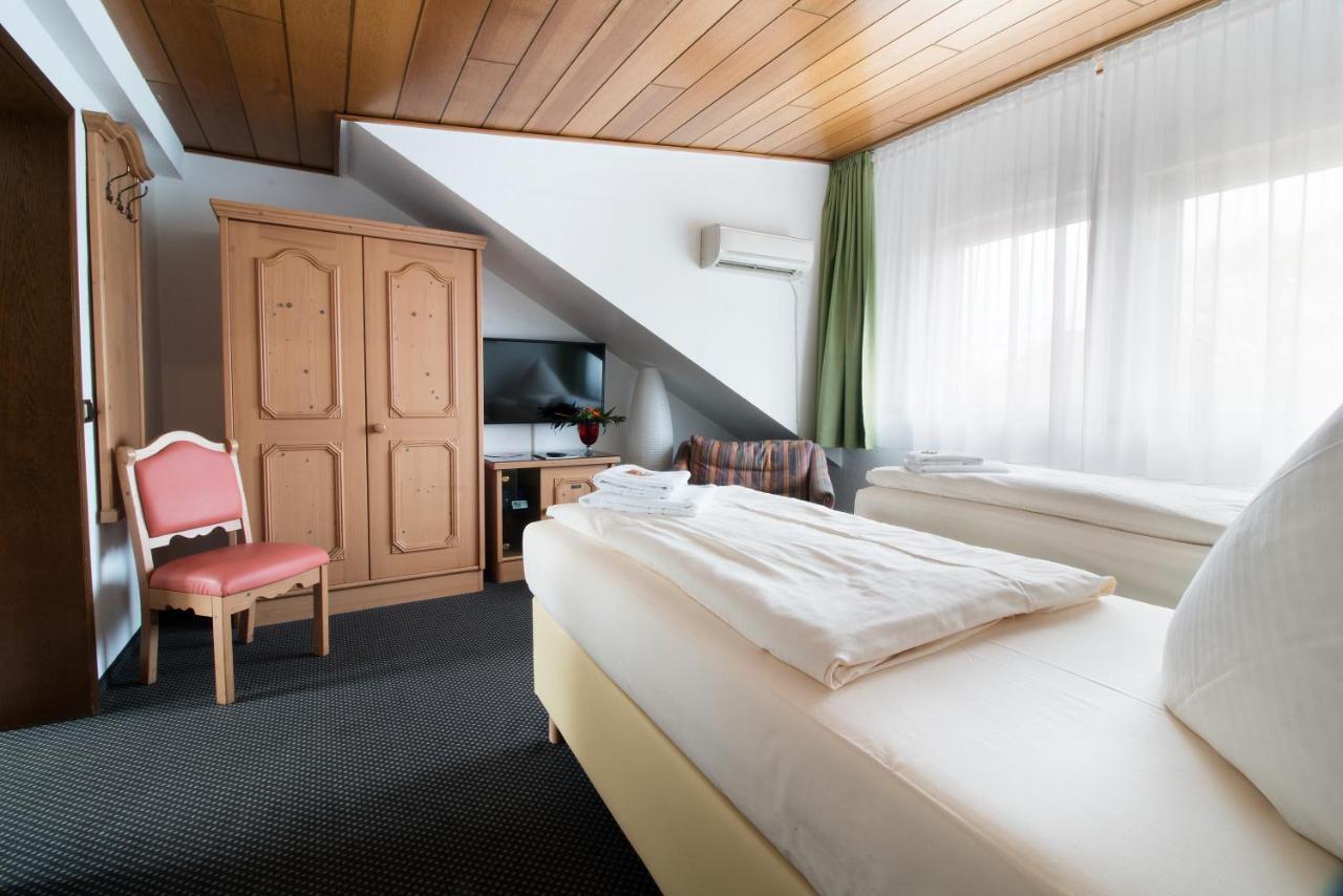 Hotel Zum Eisenhammer Oberhausen  Exteriör bild